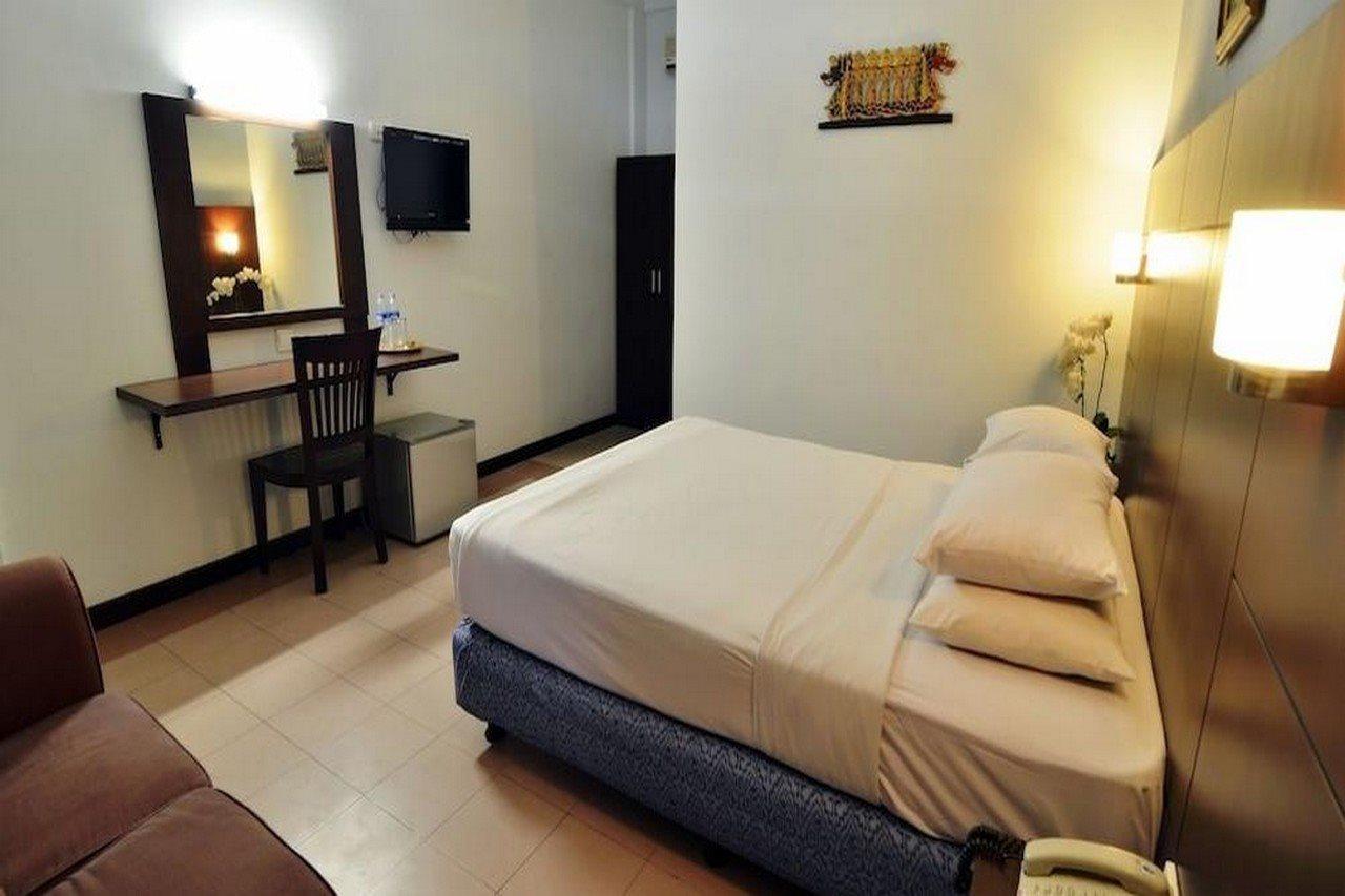 Rosani Hotel Kuta Lombok Exteriör bild