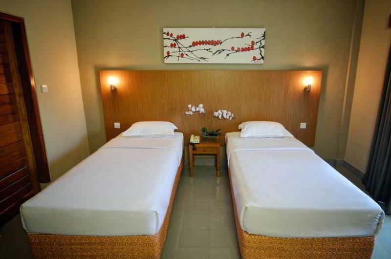 Rosani Hotel Kuta Lombok Exteriör bild