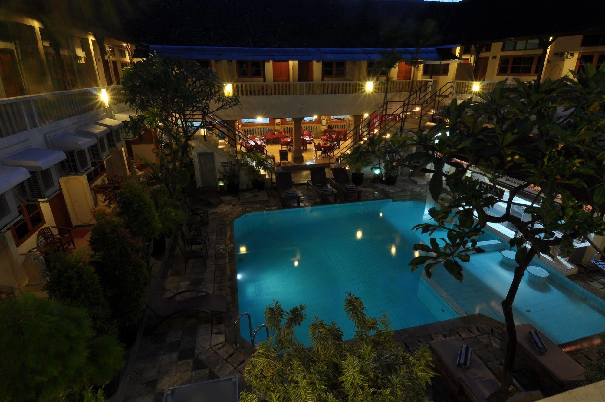 Rosani Hotel Kuta Lombok Exteriör bild