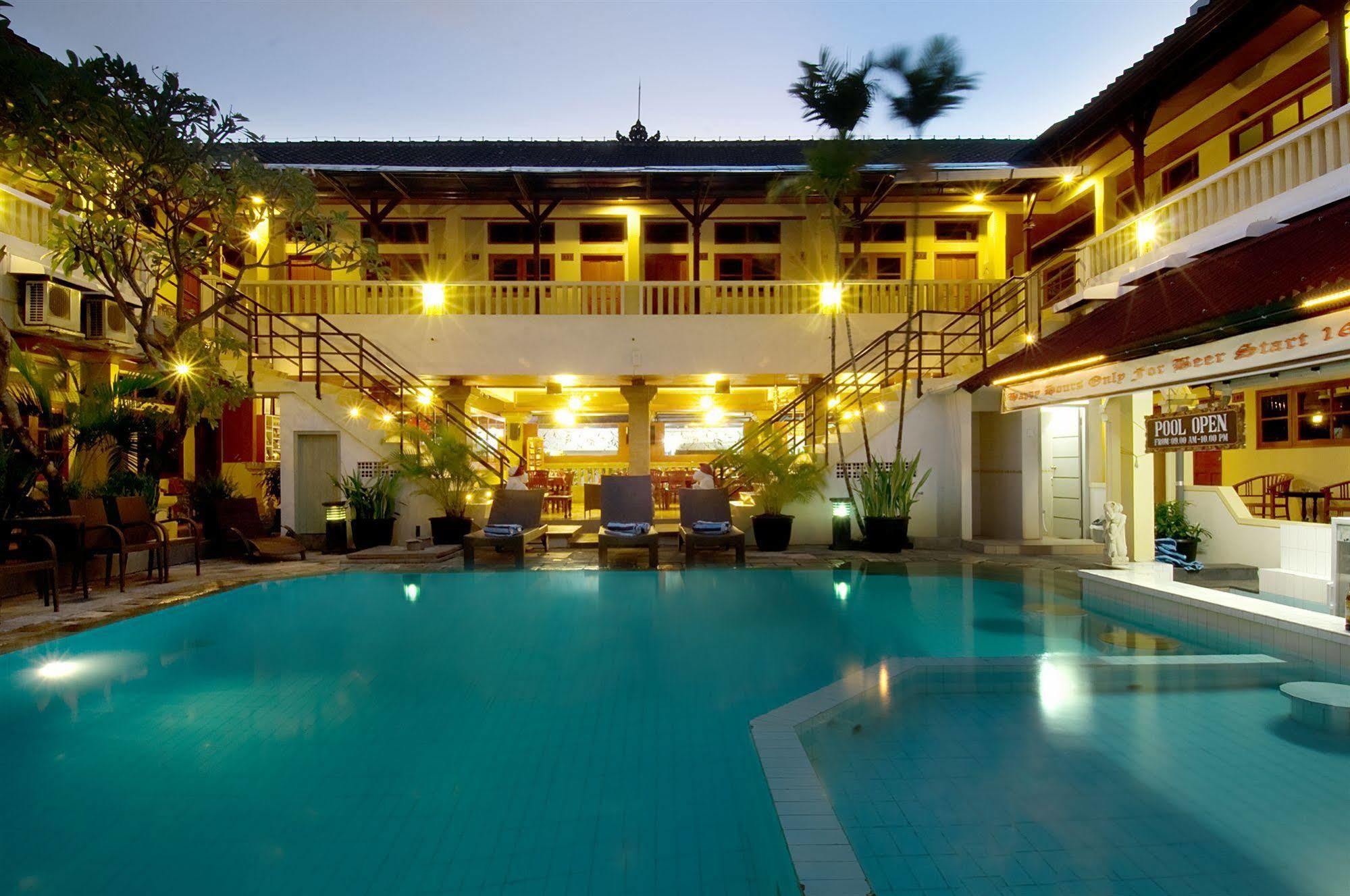 Rosani Hotel Kuta Lombok Exteriör bild